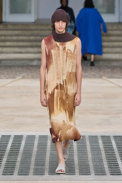 Look 23